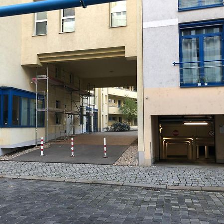 Sonnige Wohnung Im Zentrum Mit Terrasse U Tiefgarage - Netflix & Prime Lipcse Kültér fotó